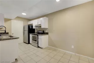 Photo #5: 2143120 Listing