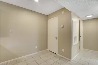 Photo #6: 2143120 Listing