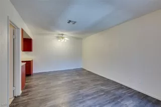 Photo #4: 2143135 Listing