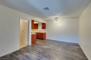 Photo #6: 2143135 Listing