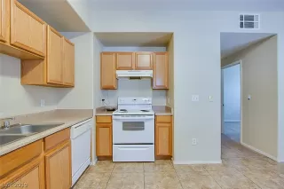 Photo #5: 2143273 Listing 