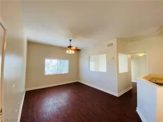 Photo #2: 2143283 Listing