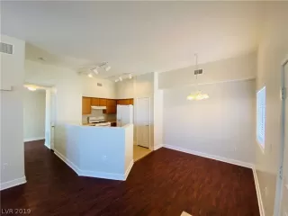 Photo #3: 2143283 Listing