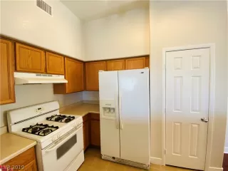 Photo #4: 2143283 Listing