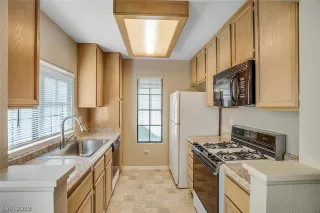 Photo #3: 2143291 Listing 