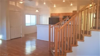Photo #4: 2143293 Listing 