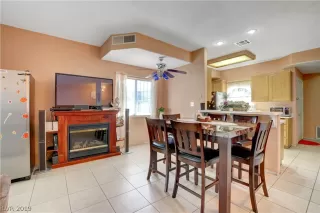 Photo #3: 2143323 Listing