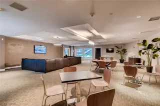 Photo #5: 2143346 Listing