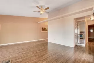 Photo #5: 2143366 Listing 