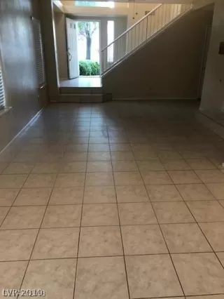 Photo #5: 2143466 Listing 