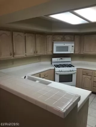 Photo #6: 2143466 Listing 