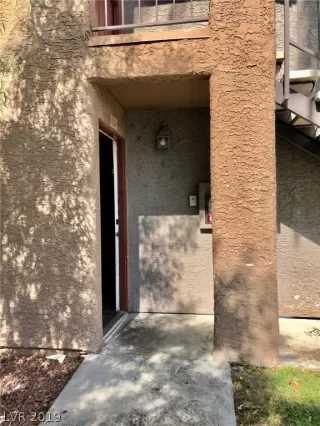 Photo #2: 2143481 Listing