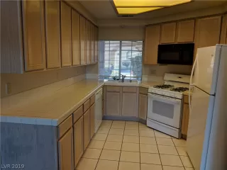 Photo #5: 2143483 Listing 