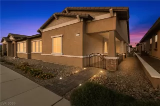 Photo #1: 2143512 Listing