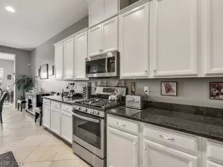 Photo #4: 2143512 Listing