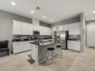 Photo #5: 2143512 Listing