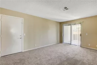 Photo #5: 2143536 Listing 