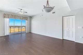 Photo #4: 2143572 Listing