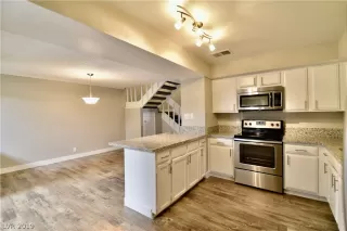 Photo #1: 2143614 Listing