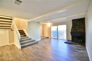 Photo #5: 2143614 Listing