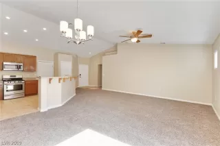 Photo #4: 2143681 Listing