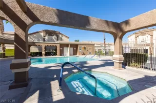 Photo #4: 2143732 Listing