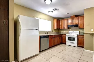 Photo #5: 2143821 Listing 