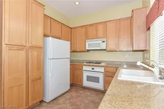 Photo #5: 2143912 Listing 