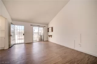 Photo #5: 2143928 Listing 