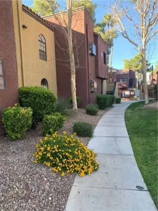 Photo #3: 2143955 Listing