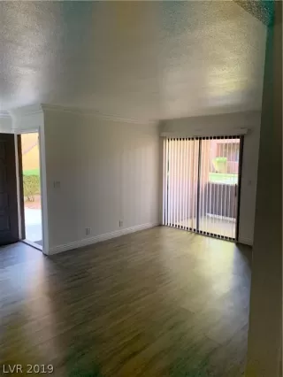 Photo #6: 2143955 Listing