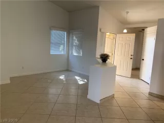 Photo #2: 2143973 Listing 