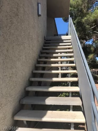 Photo #5: 2143986 Listing