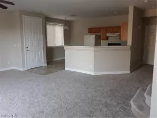 Photo #5: 2144042 Listing