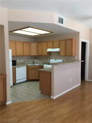 Photo #5: 2144084 Listing 