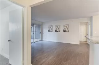 Photo #4: 2144142 Listing