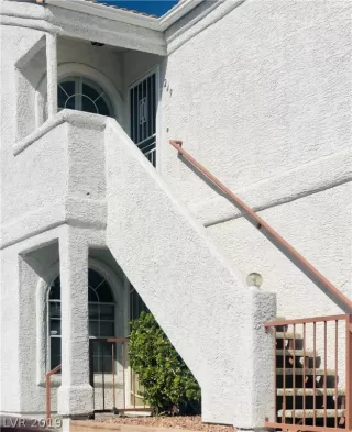 Photo #1: 2144251 Listing