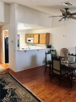 Photo #4: 2144251 Listing