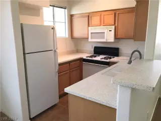 Photo #6: 2144259 Listing 