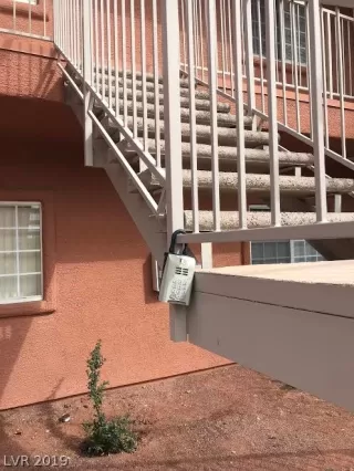 Photo #4: 2144341 Listing 