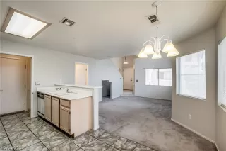 Photo #6: 2144383 Listing