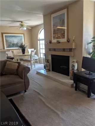 Photo #5: 2144385 Listing