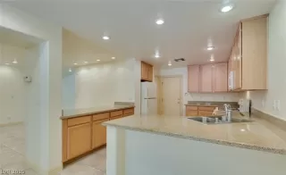 Photo #4: 2144486 Listing 