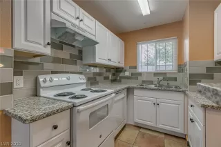 Photo #5: 2144542 Listing