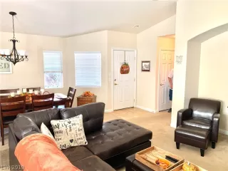 Photo #4: 2144564 Listing