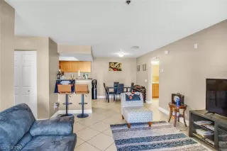 Photo #4: 2144603 Listing