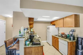 Photo #6: 2144603 Listing