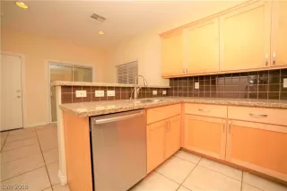 Photo #2: 2144670 Listing 