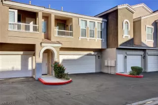 Photo #2: 2144679 Listing