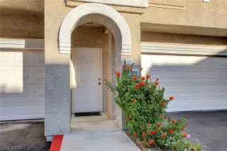 Photo #4: 2144679 Listing